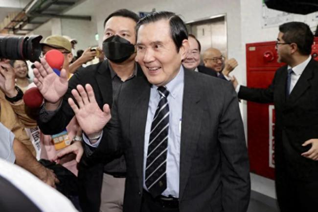 马英九“三中案”二审仍无罪